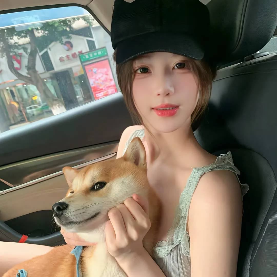 猫咪第一次见到小奶狗的反应，太治愈了 - 老熟影视